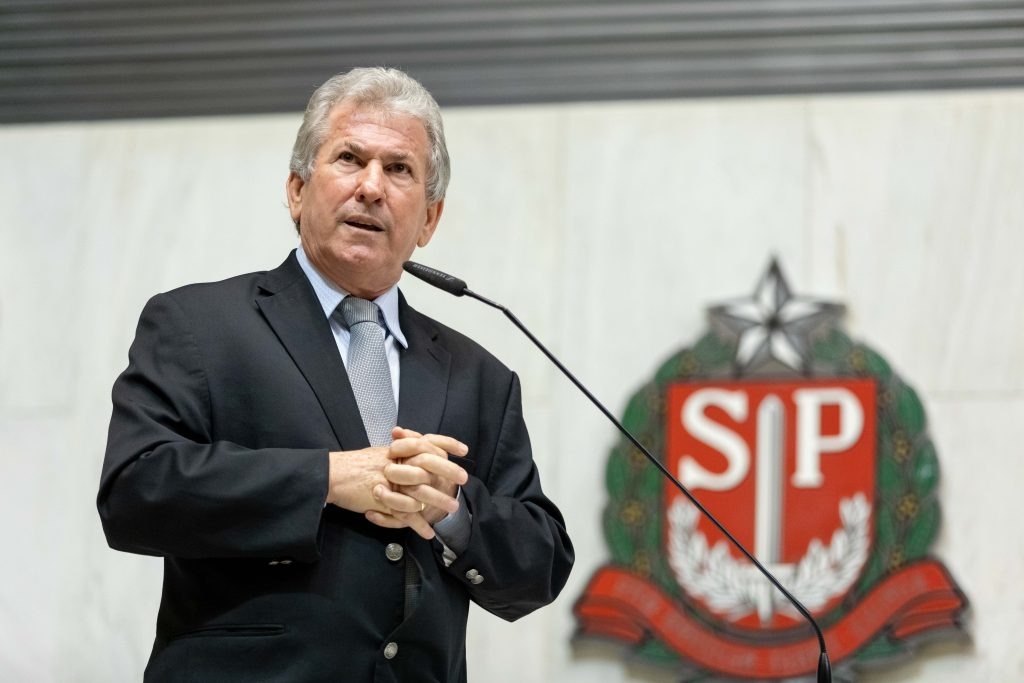 Enio Tatto discursando na Assembleia Legislativa de São Paulo